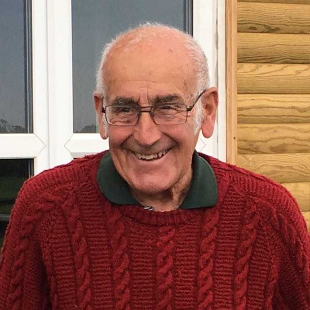 Photo of my grandad smiling. (wallflowerhaze.com)
